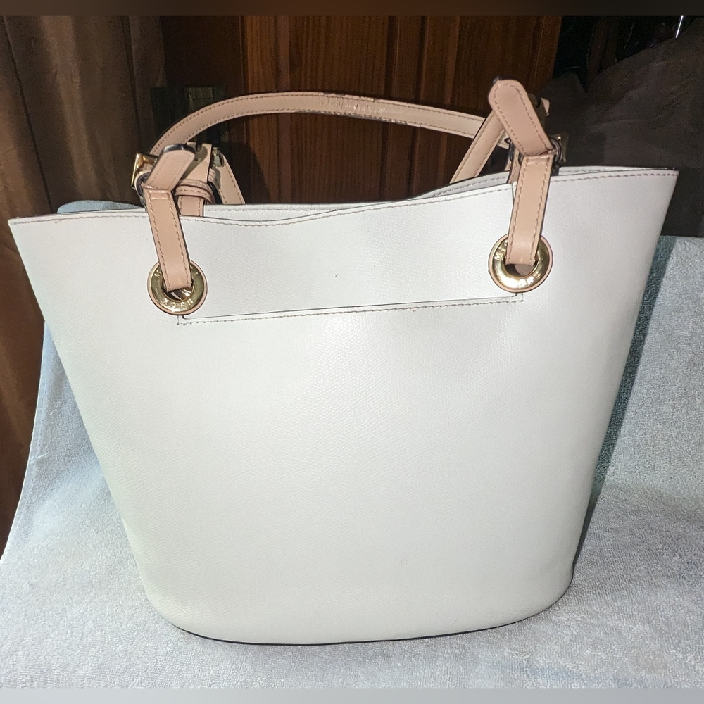 Michael Kors Yet Setter tote bag . - Picture 3 of 14